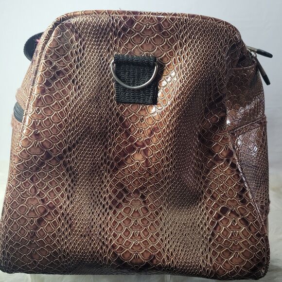 Travel Concepts Snakeskin Overnight Bag/Carry-on with Make-up Case - Picture 4 of 10
